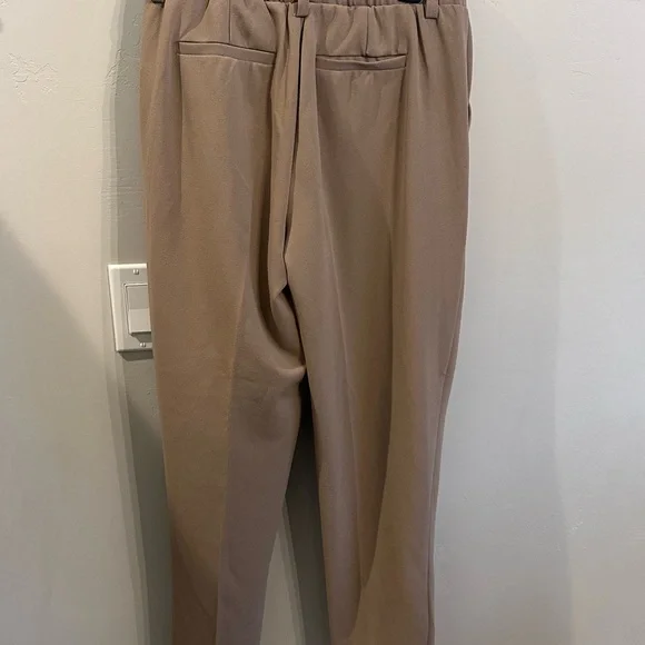 Women’s BBJ Los Angeles Brown Pleated Dress Pants | Size Medium - Picture 3 of 3